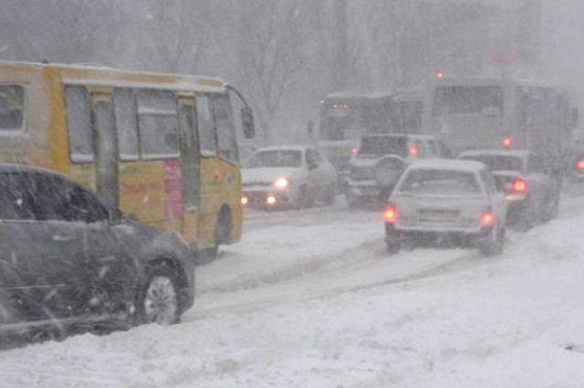 Холода и снегопады возвращаются: в Украине объявлено штормовое предупреждение