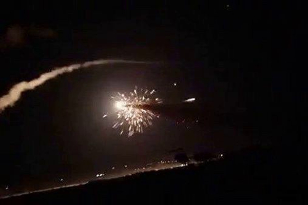 ​ЦАХАЛ ночью бомбил войска Асада и его союзников: под Дамаском гремели мощные взрывы - первые кадры