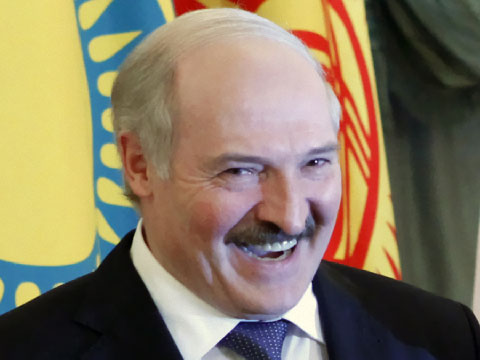 Лукашенко оказался настоящим "половым гигантом": СМИ заявили, что 62-летний президент Беларуси нашел новую первую леди для страны - опубликованы кадры