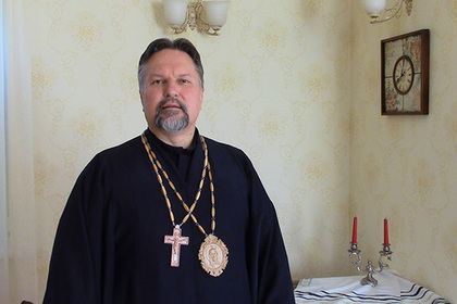 В Санкт-Петербурге произошло первое задержание "по закону Яровой": украинский священник Сергей Журавлев провел несколько часов в отделении полиции