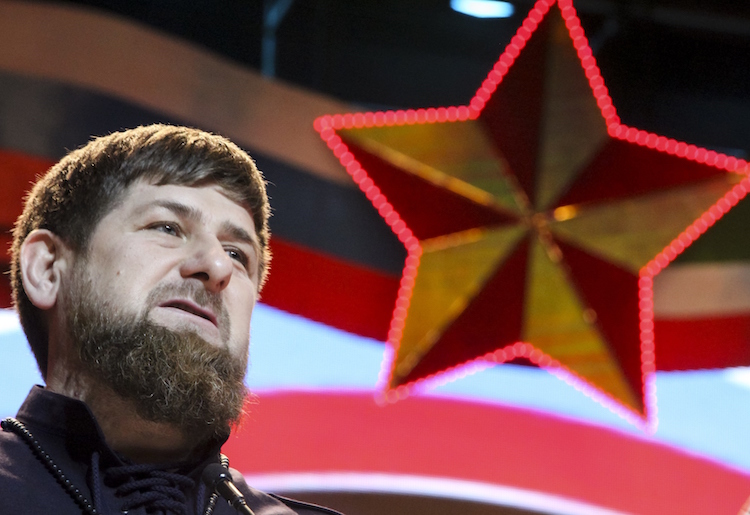 Щось у лісі здохло: Кадыров призвал своих лакеев-хамов удалить оскорбления в адрес Емельяненко