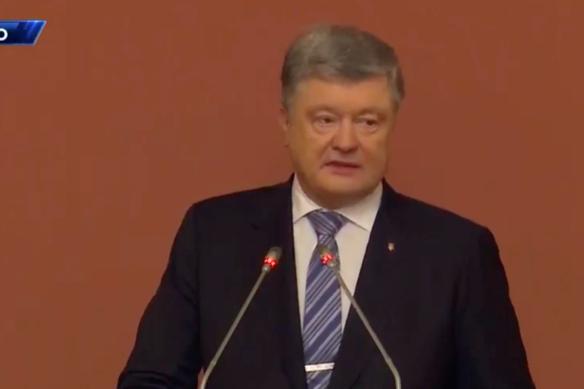 Порошенко: "Кремль перезапускает и создает новые конфликты, чтобы расшатать Европу - мир в опасности"