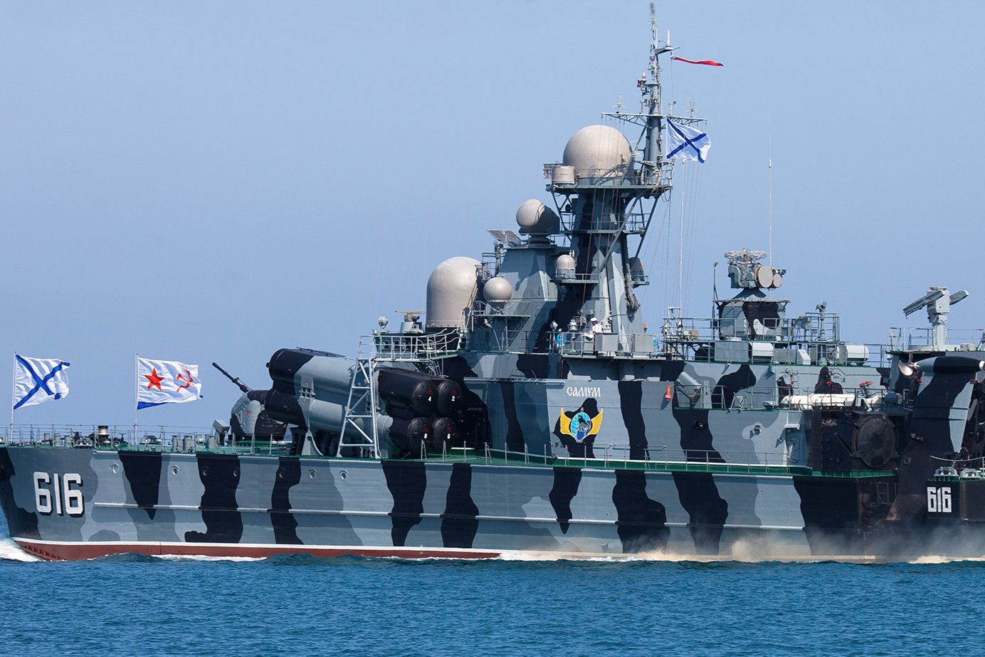 ​Повреждение "Самума" ВМФ РФ подтверждается: в Сети показали буксировку ракетного корабля