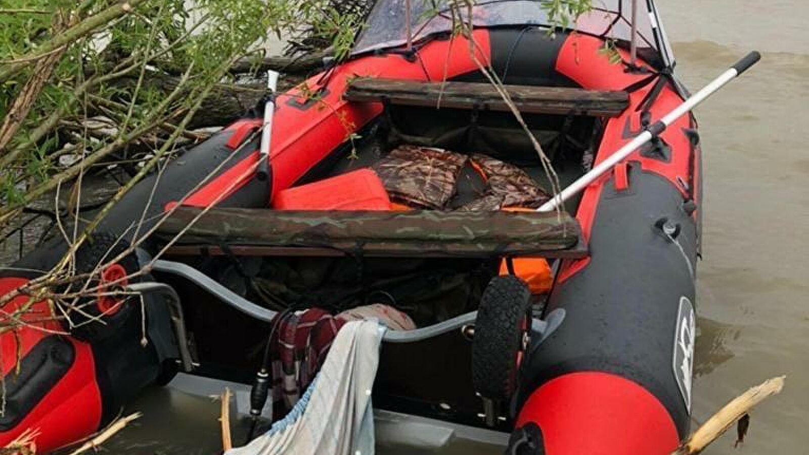 В РФ катер с пьяными депутатами "Единой России" протаранил лодку с семьей - есть жертвы