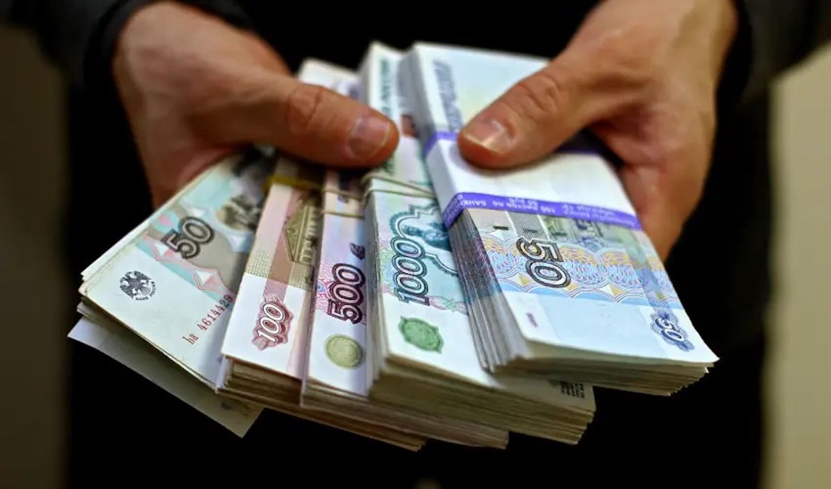 Такого не было много лет: в РФ зафиксирован рекордный отток денег из банков