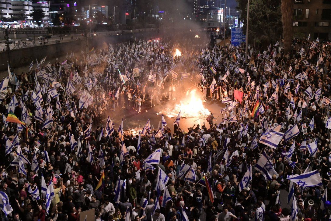 Президент Ізраїлю звернувся до уряду країни на тлі протестів: у Мережі з'явилися кадри