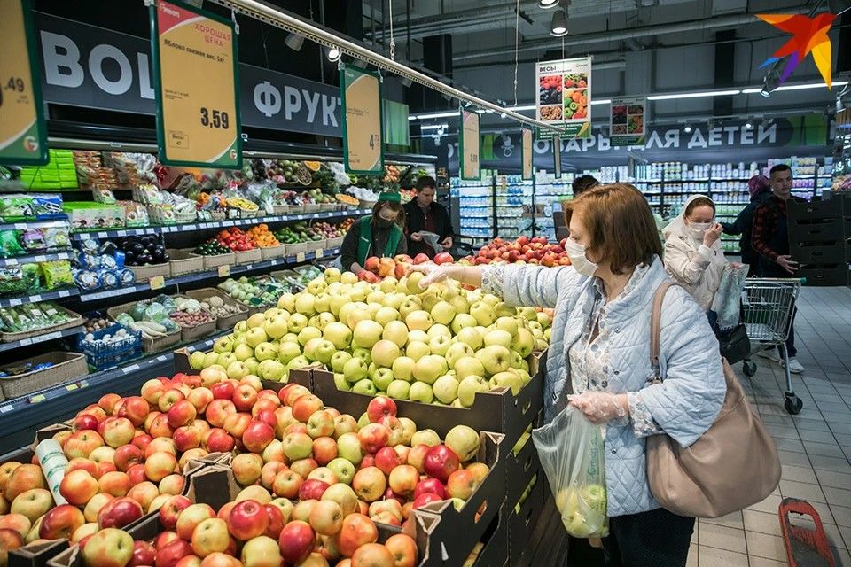 ​Новости "сверхдержавы": в РФ яблоки и говядину хотят признать продуктами для богатых