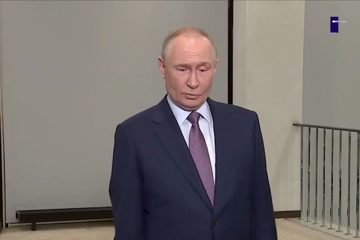 ​Путин пригрозил "ошеломляющим" ответом и сразу сбежал