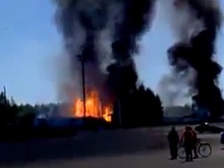 Мэрия Донецка: слышны взрывы и залпы по всему городу, разрушены жилые дома