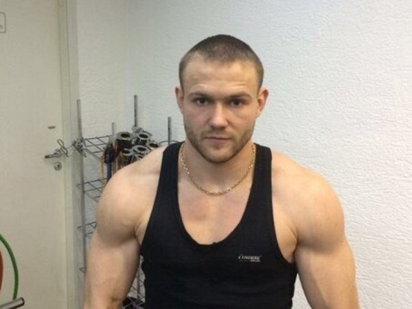 В Новосибирске на свалке обнаружен убитый чемпион мира по карате Антон Кривошеев