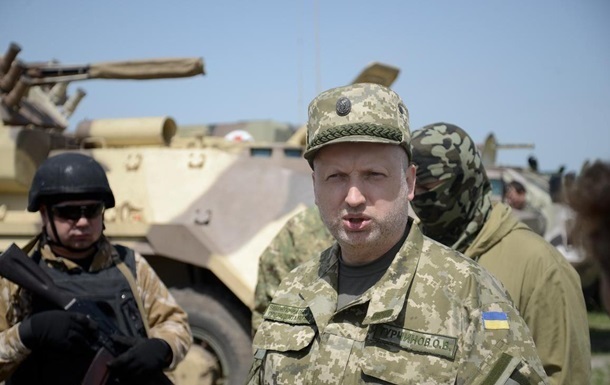 Кадровые военные, танки, артиллерия, системы залпового огня: Турчинов рассказал, как в 2014 году Россия подготовила 80-тысячную армию для захвата Украины