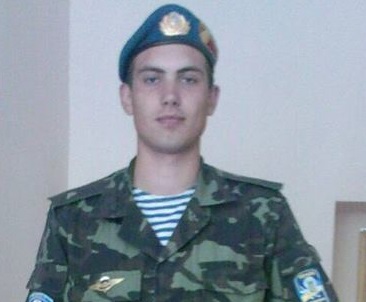 Без отца остались два маленьких сына: в ночь на 19 декабря в зоне АТО погиб 24-летний десантник из Житомира Артем Гульцьо - кадры