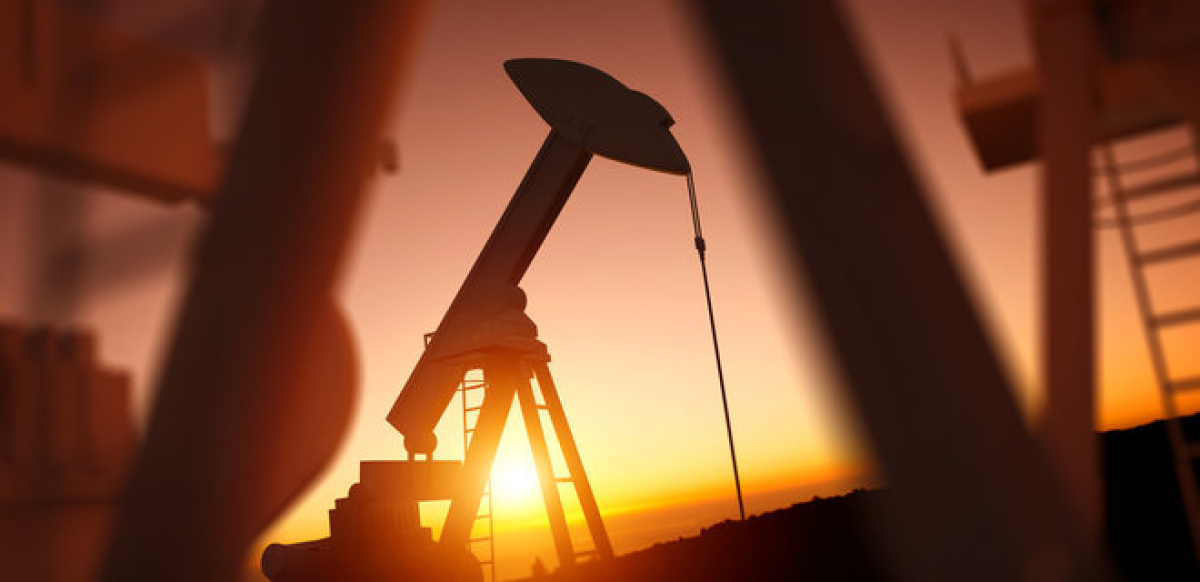 Цены на нефть падают сразу после долгого роста: выяснились причины