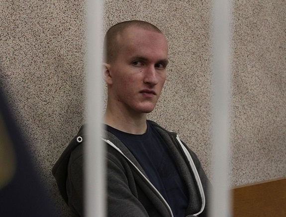 В Минске вынесли приговор 18-летнему убийце с бензопилой: родители кровавого потрошителя в знак протеста отказались быть на заседании суда