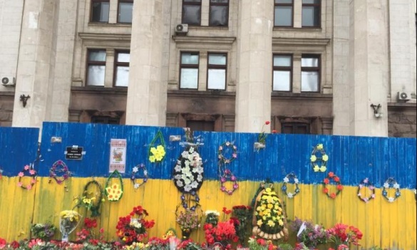 Соцсети: "Если бы не пожар в Доме профсоюзов 2 мая, то Одессу разгромили бы в пух и прах, как это сделали с Донецком и Луганском, помните об этом. Помните, что Одесса – это Украина!"