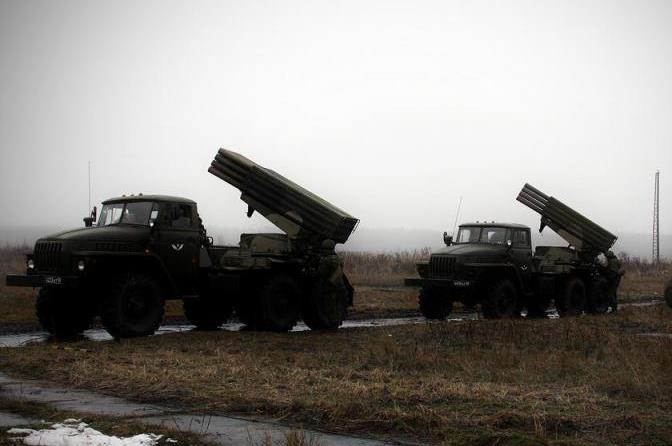 Российско-террористические бандформирования уничтожают Авдеевку мощнейшими обстрелами из РСЗО "Град" и 122-мм артиллерии
