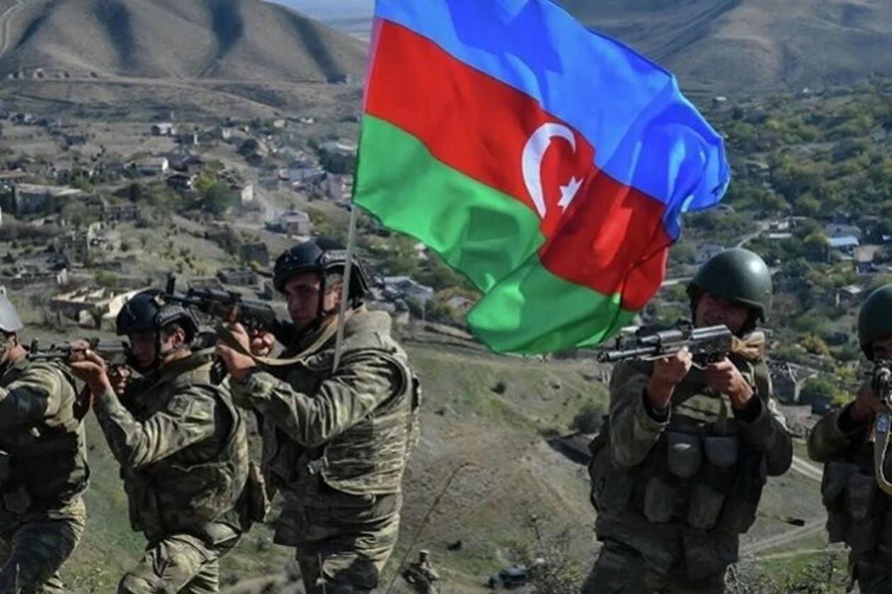 ​Азербайджан и Армения воюют: на границе в Лачинском коридоре вспыхнули артиллерийские бои