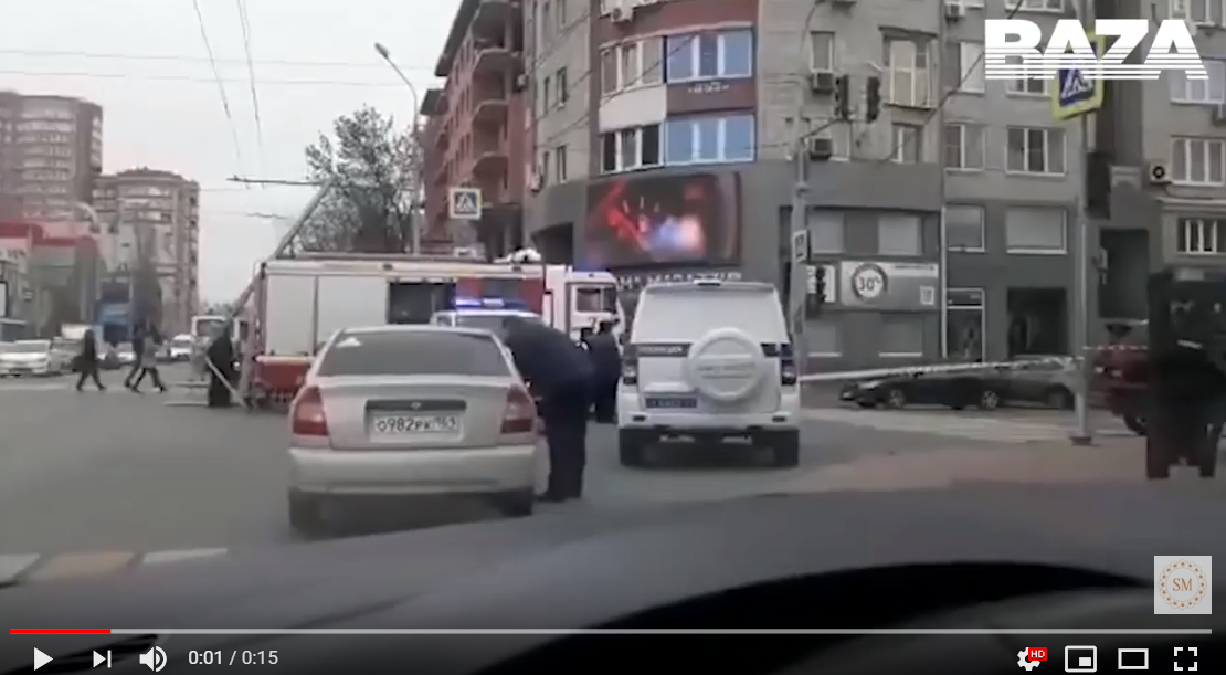 В российском Ростове следователь взял жену в заложники и забаррикадировался в квартире: видео