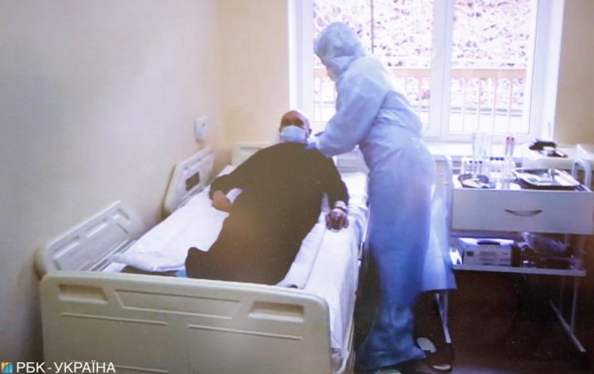 "Кто-то из них врет", - журналист заметил важную нестыковку по больным коронавирусом в Украине