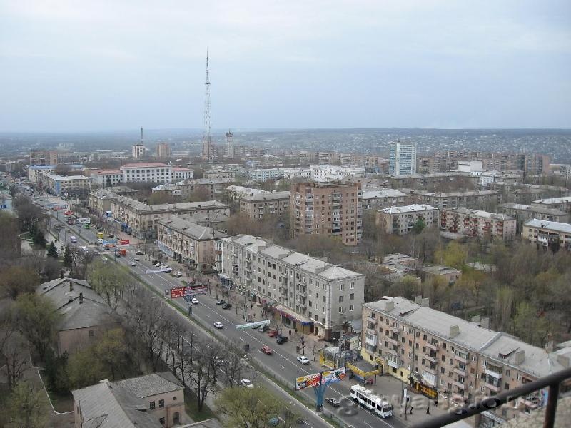 "Никаких коммунальных и квартирных платежей": в центре Луганска жилье сдают за еду