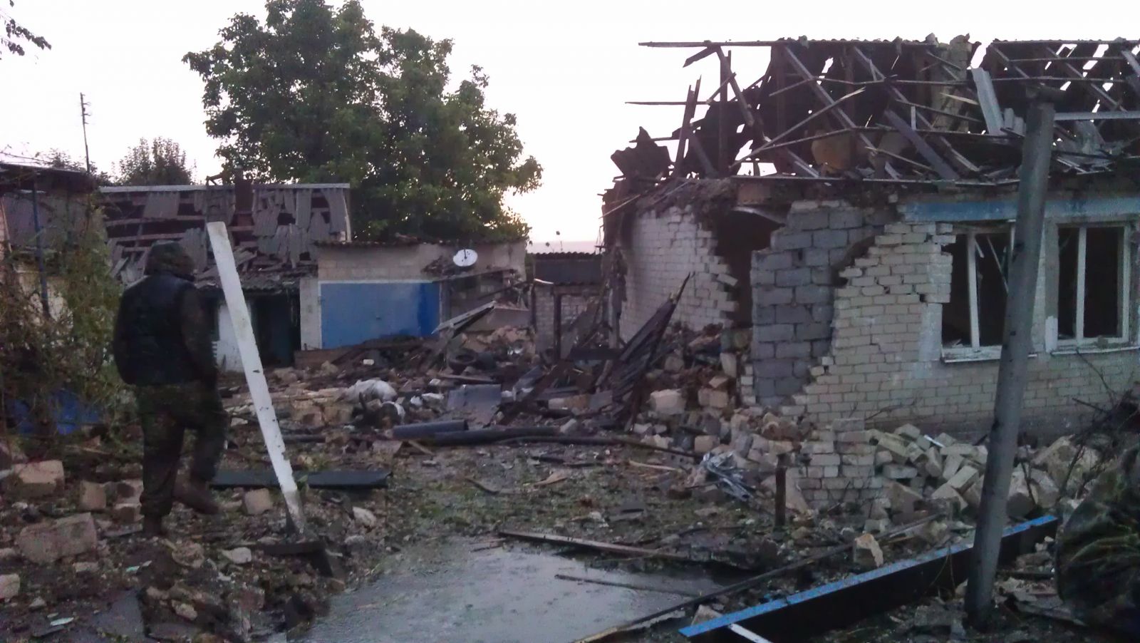 За ночь в Донецке появились новые разрушения, боевые действия в городе продолжаются