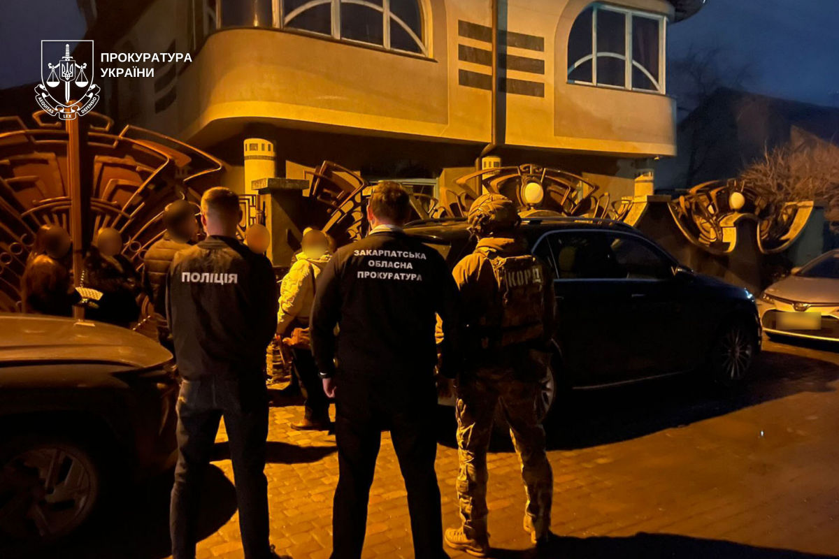 Депутат Ужгородского горсовета незаконно легализовал 11,5 млн грн – прокуратура