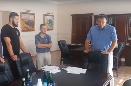 Появилось видео провокационного заявления председателя Закарпатского облсовета Ривиса от "гражданской войне" на Донбассе. Президент Порошенко должен обязательно на это отреагировать