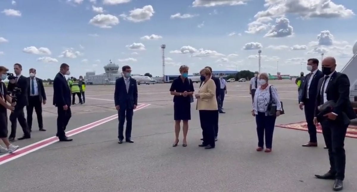 "Отрезвляющая" встреча Меркель в аэропорту Борисполь: видео 