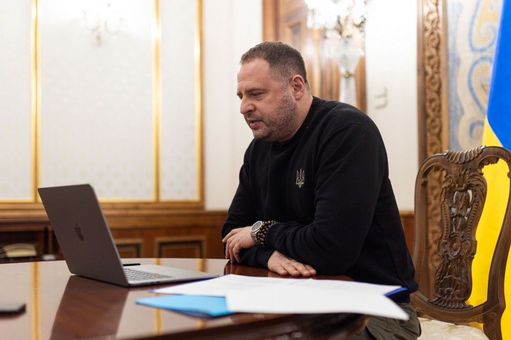 "Идите к черту", - FT узнала, как Ермак послал помощника Путина во время звонка из Кремля