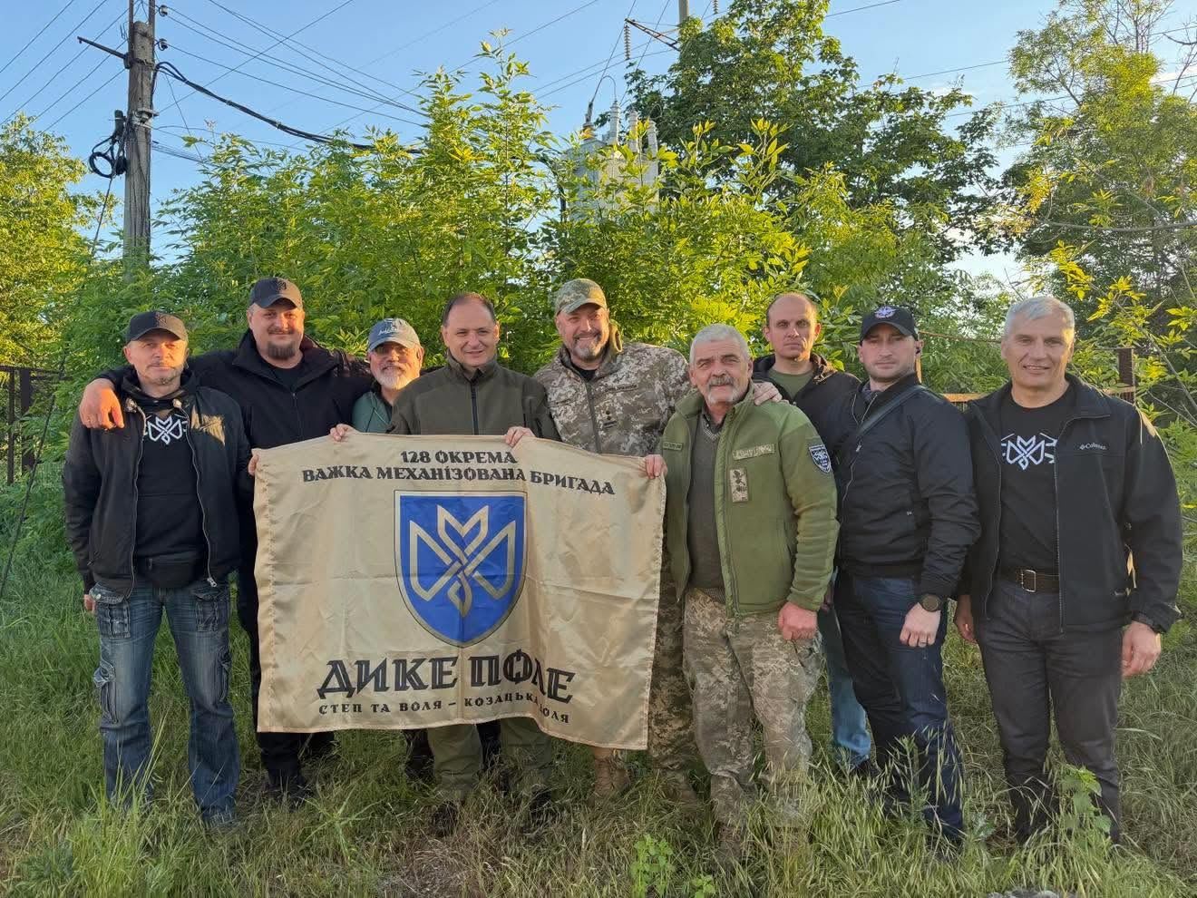 Известный украинский политик и экс-депутат ранен на фронте