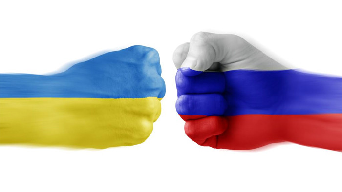 70% россиян считают, что РФ следует заняться налаживанием отношений с Украиной - результаты опроса