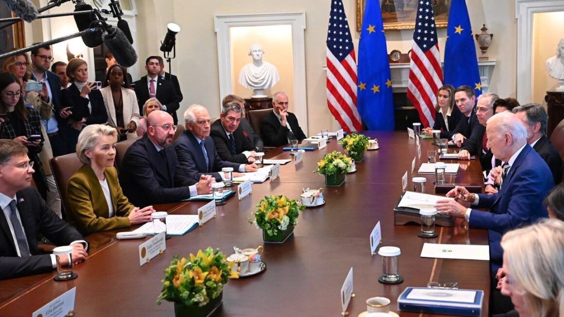 США и ЕС подтвердили дальнейшую поддержку Украины и выдвинули требование России