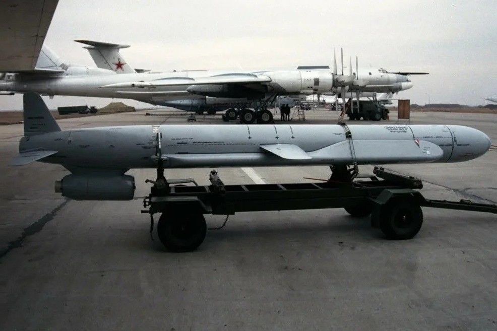 В ГУР МО показали, что не так со "сверхточными" ракетами России: "Вот такой "аналоговнет""