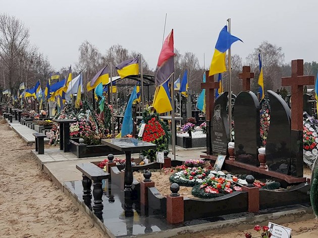 Эти люди погибли потому, что хотели жить в Украине. Жить в Украине... Но их убили за это:  снимок с могилами бойцов АТО на кладбище в Киеве поразил соцсети - кадры