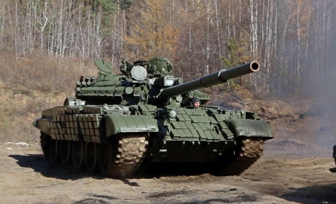 "Это невозможно противопоставить", – Арестович отреагировал на то, что россияне собрали почти 1800 танков