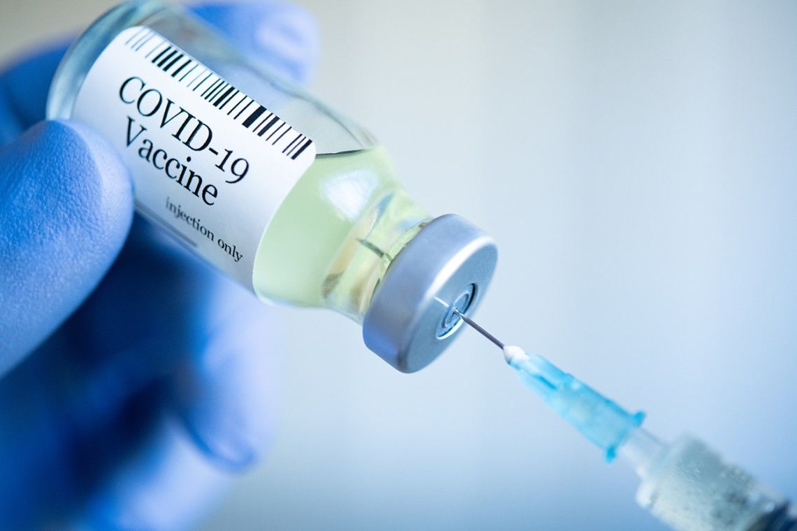 Педагогам и госслужащим приготовиться: в Украине вводят обязательную вакцинацию от COVID-19 