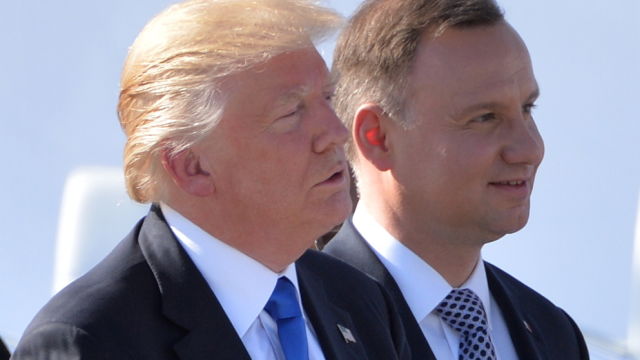 Трамп похвалил Польшу "за борьбу против РФ": президент США намерен приехать в Варшаву
