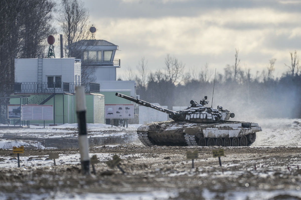 Россия объявила о частичном отводе войск и авиации от Украины 