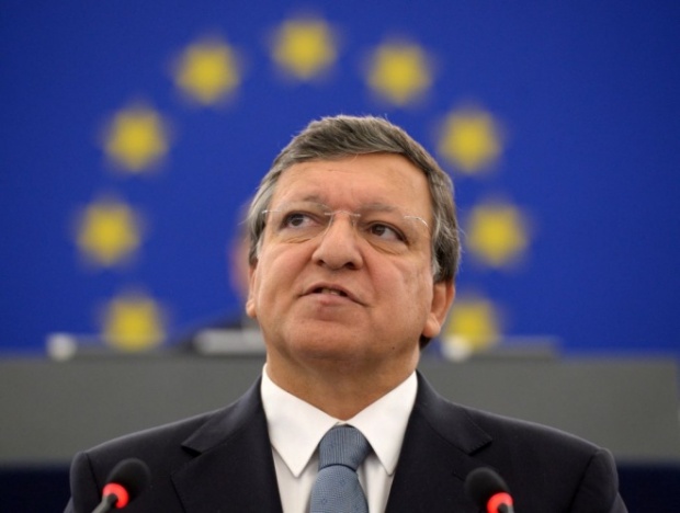Баррозу потребовал от Порошенко наказать виновных в расстреле колонны беженцев