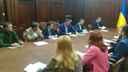 ​Луценко провел совещание с адвокатами Небесной Сотни: управление по допросу следователей дел Майдана будет ликвидировано