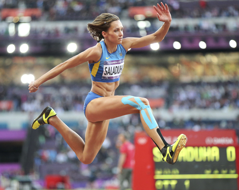 "Горжусь представлять эти цвета": легкоатлетка из Донецка Саладуха взорвала соцсеть постом перед поездкой на Олимпиаду  в Рио