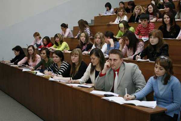 Минобразования: в вузы материковой Украины перевелись почти 8 тыс. студентов из Крыма