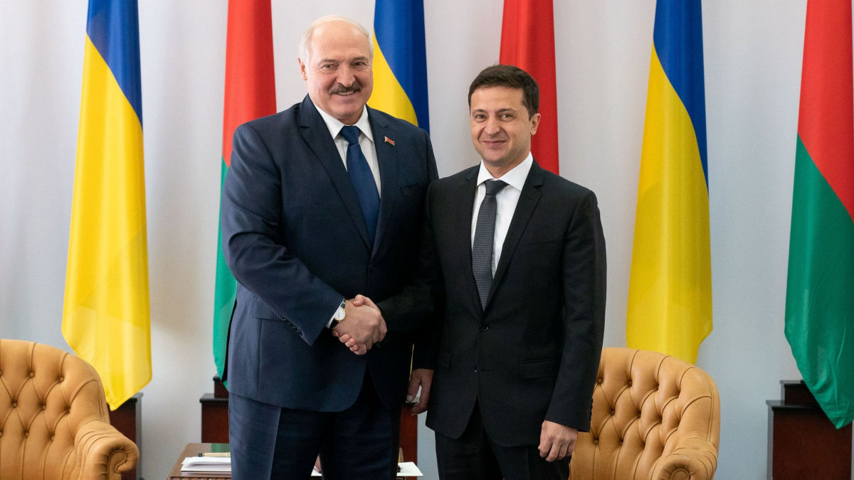 Киев неожиданно заговорил о встрече Зеленского и Лукашенко