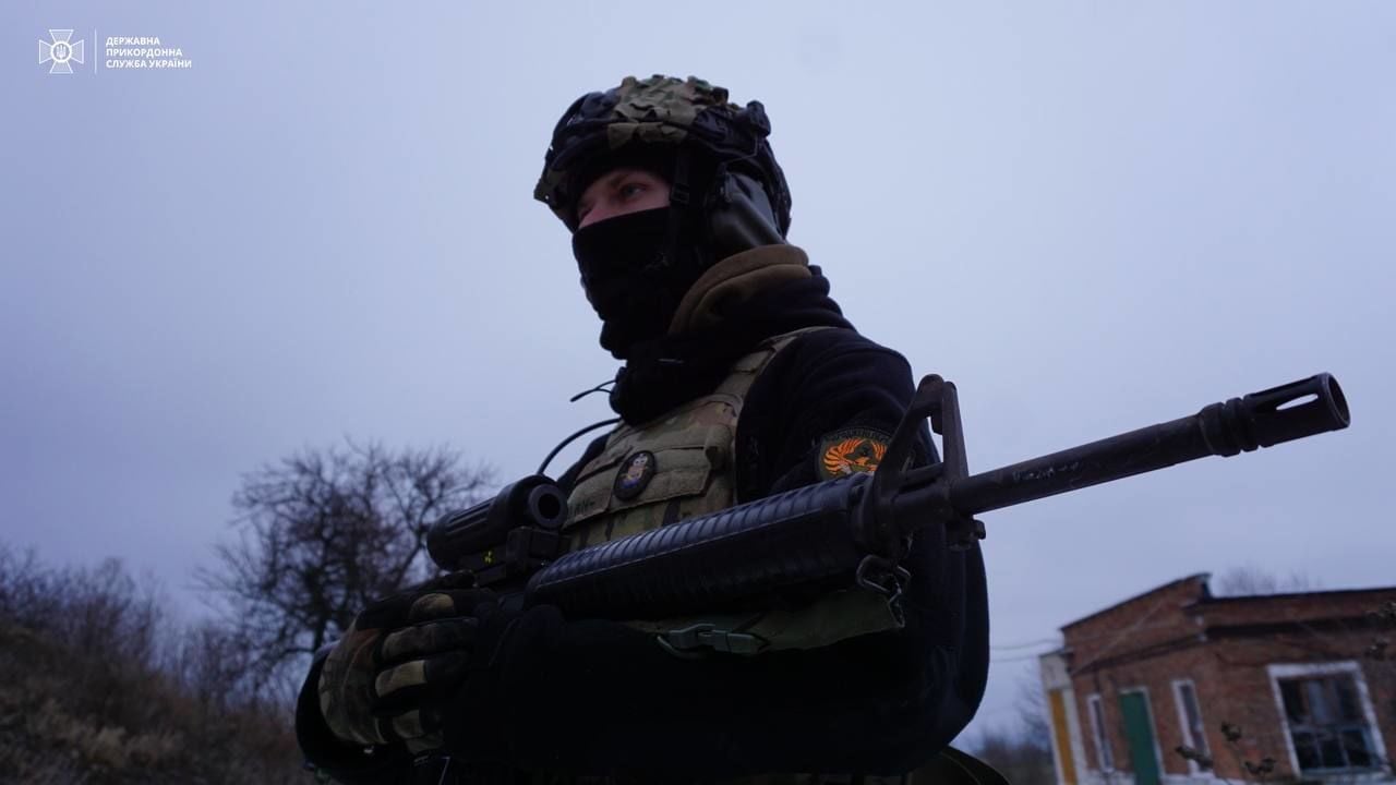 ​Двое пленных и 9 ликвидированных: украинские пограничники отбили атаку врага возле Бахмута – кадры
