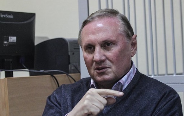 Куратор Плотницкого и бывший глава фракции Партии регионов в ВР Александр Ефремов планирует побег из Украины