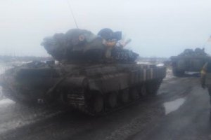 Штаб обороны Мариуполя: В район Новоазовска боевики подтягивают технику