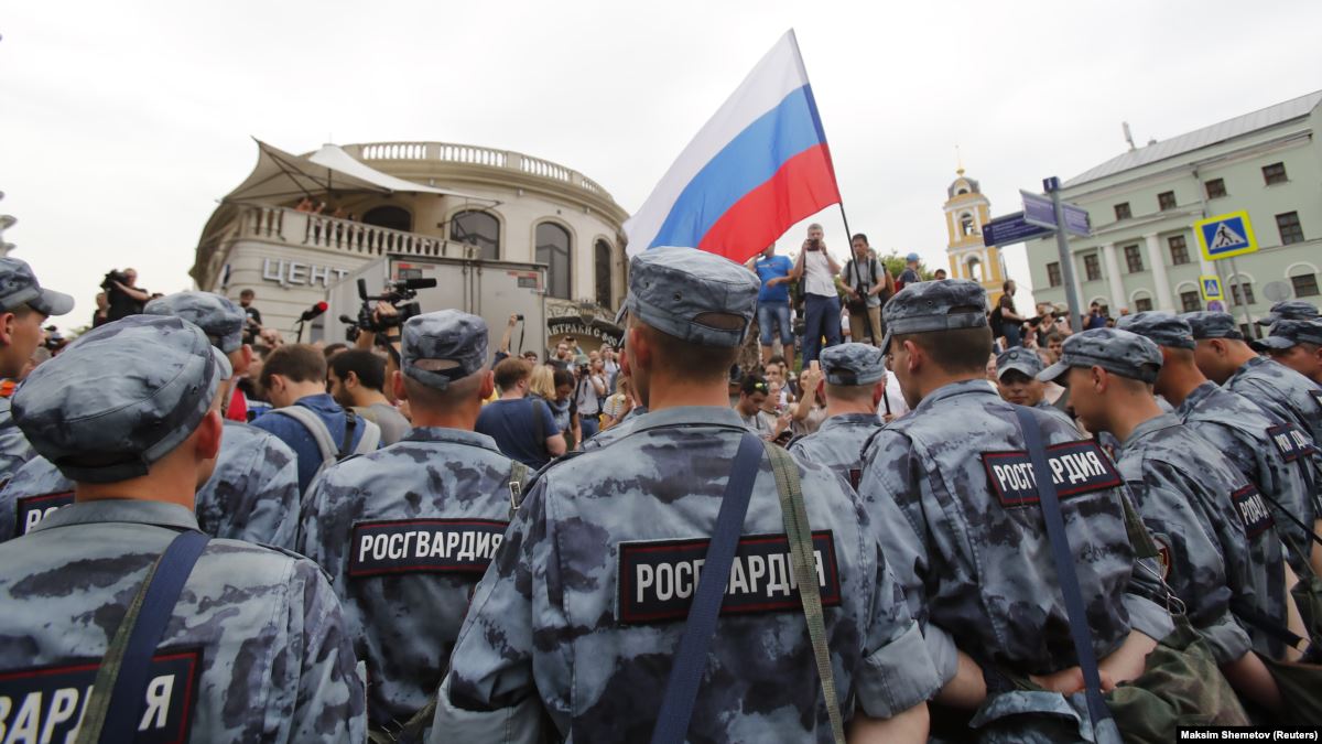 Кремль стягивает в протестующий Хабаровск силовиков со всей России: в Сети пишут, что скоро "взорвется" и Владивосток