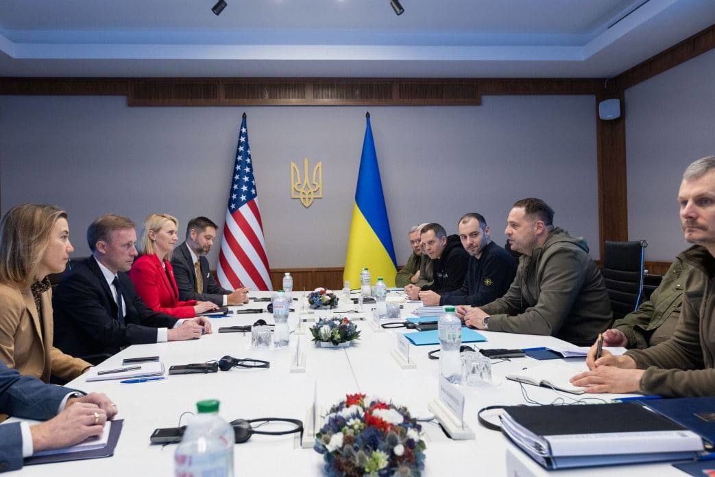 В Киев неожиданно прибыл Салливан и дал Украине обещание накануне выборов в США