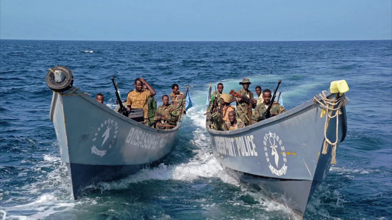Пираты атаковали судно с россиянами: шесть граждан РФ оказались в плену