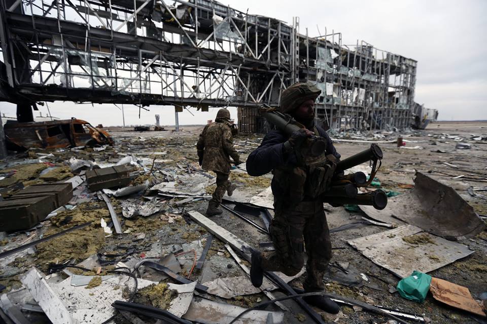 Силы ВСУ в районе донецкого аэропорта были обстреляны 10 раз в течение дня, - штаб АТО